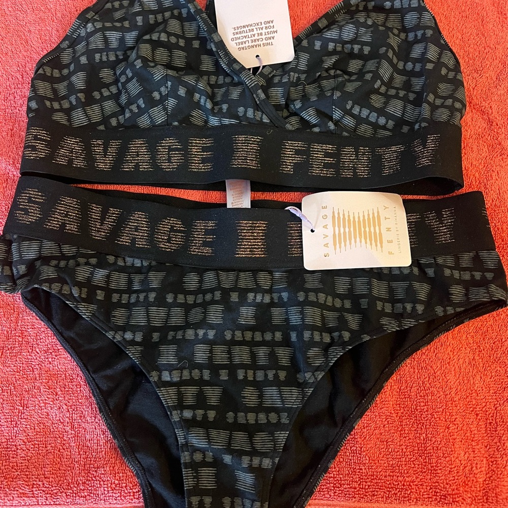 Savage X Fenty Black and Gray Patterned Bra